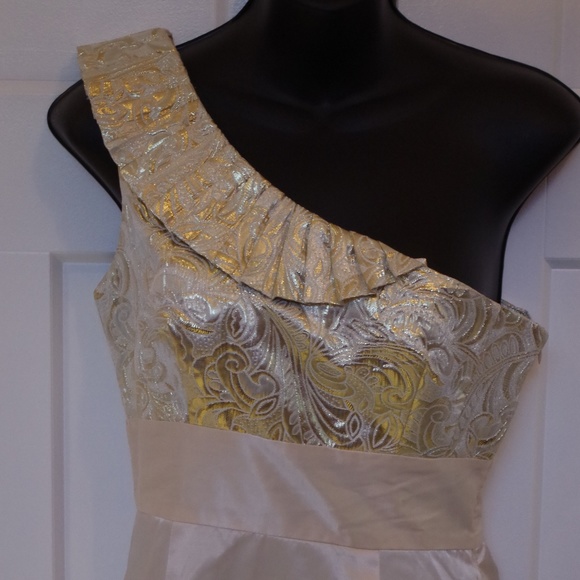 Costa Blanca Gold Jacquard/Satin One Shoulder Dress NWT- Sz. M - Picture 2 of 6